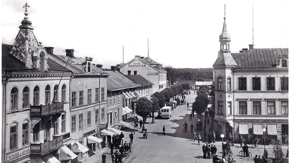 Svartvitt fotografi över centrala Säffle under tidiga 1900-talet