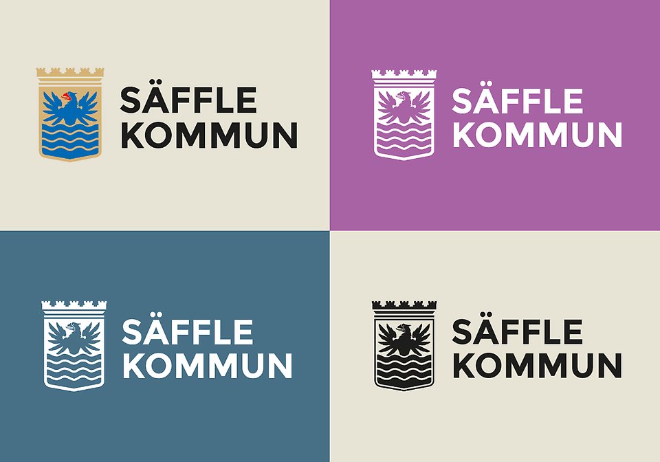 Säffle kommuns logotyp i fyra olika färgkombinationer